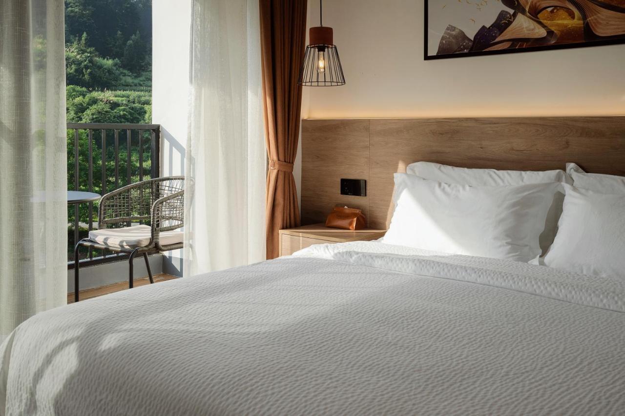 Whispering Mountains Boutique Hotel Zhangjiajie Dış mekan fotoğraf