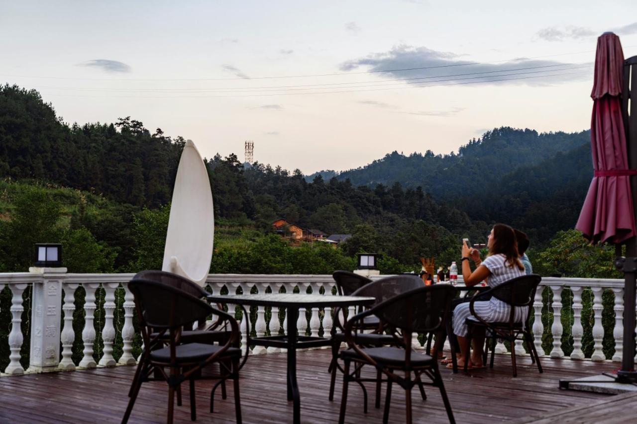 Whispering Mountains Boutique Hotel Zhangjiajie Dış mekan fotoğraf