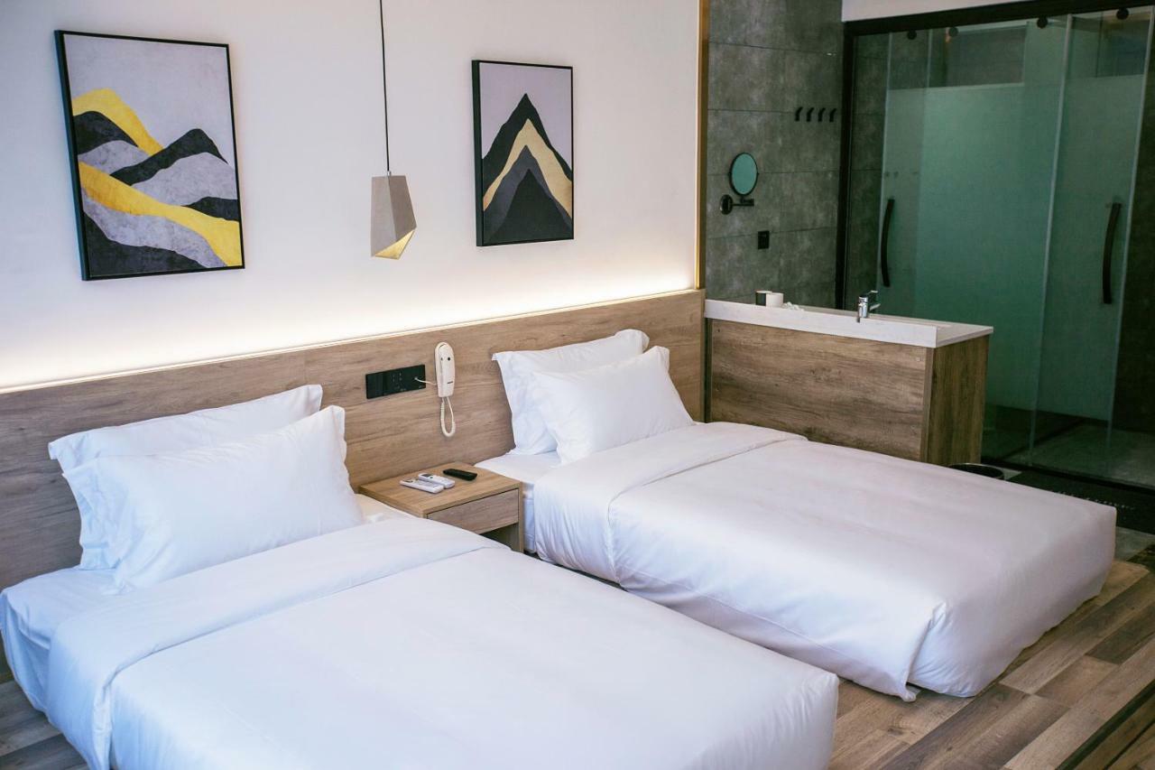 Whispering Mountains Boutique Hotel Zhangjiajie Dış mekan fotoğraf